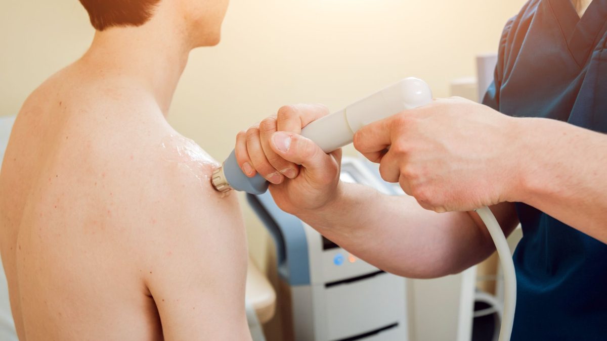 shockwave-therapy-shoulder
